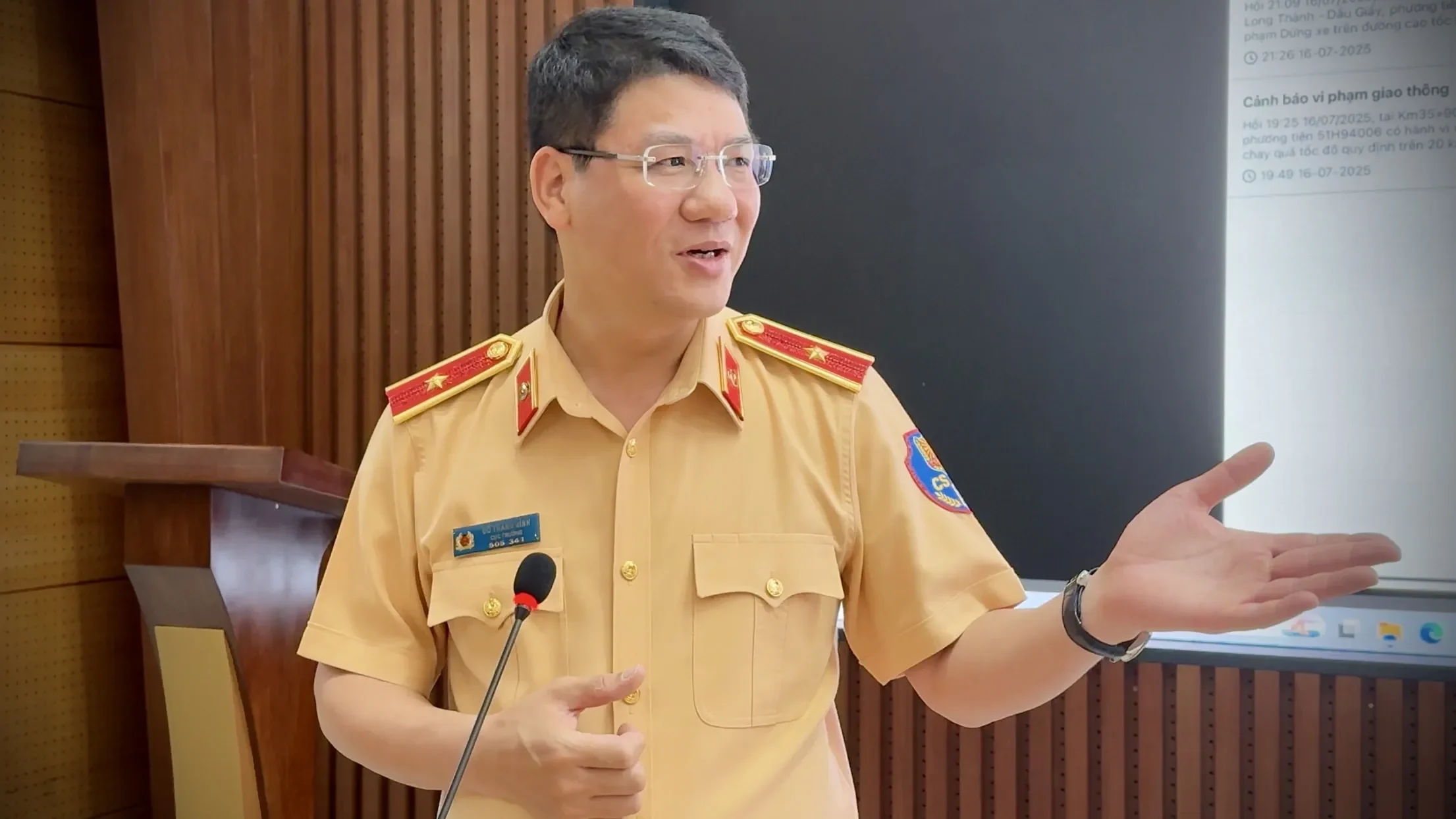 Cục trưởng Cục Cảnh s&aacute;t giao th&ocirc;ng Đỗ Thanh B&igrave;nh. Ảnh: Trần Cường/B&aacute;o Thanh Ni&ecirc;n.