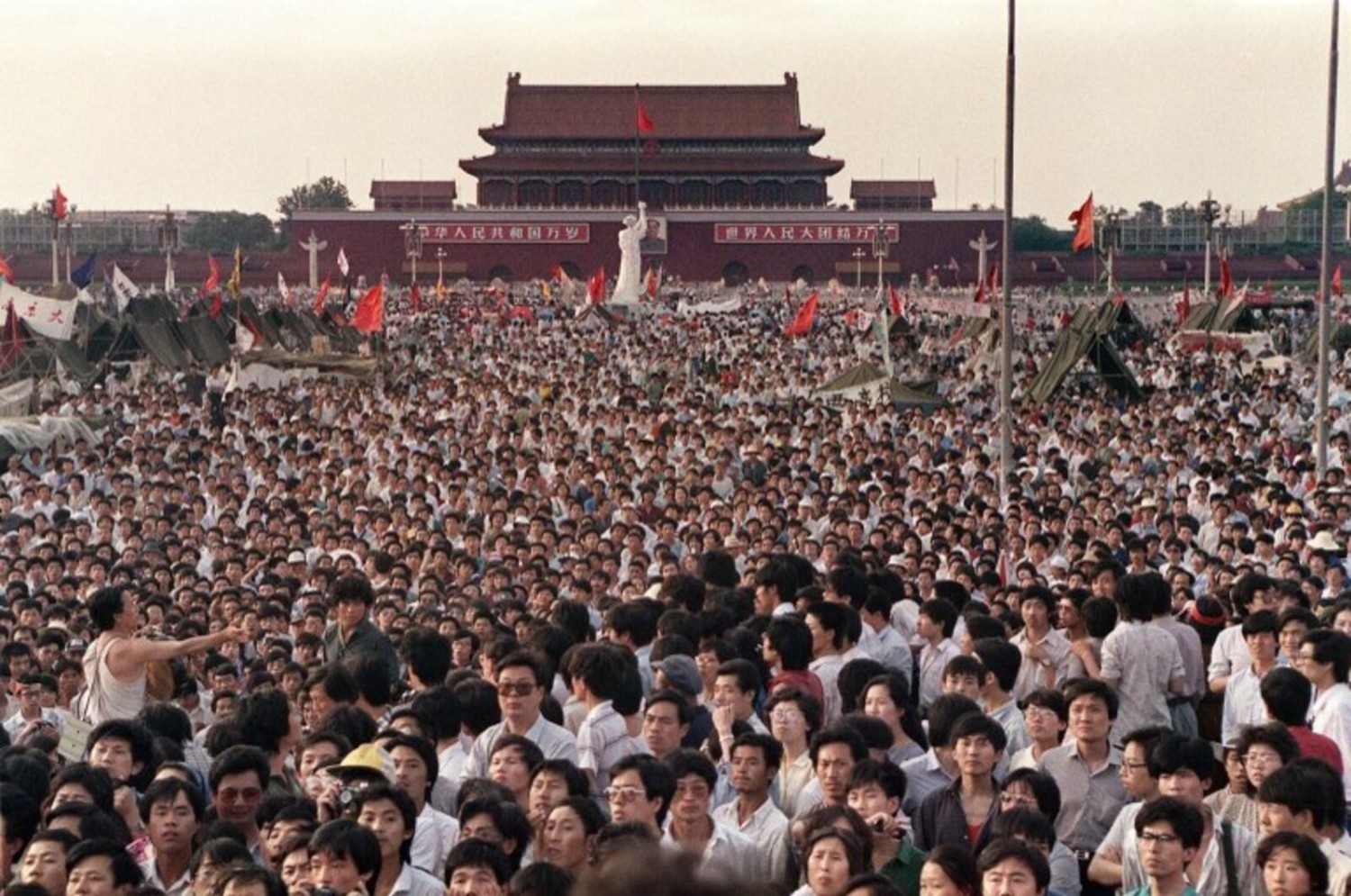 Sinh viên tập trung ở quảng trường Thiên An Môn, ngày 2/6/1989. Nguồn ảnh: AFP.