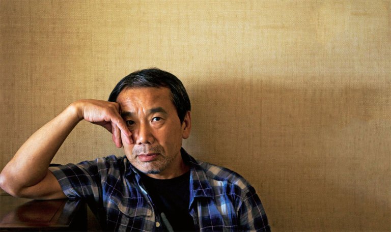 Nhà văn Haruki Murakami, năm 2011. Ảnh: Marco Garcia/The Guardian.